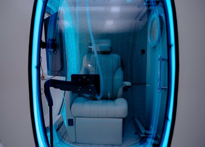 Inside the ULC Hyperbaric chamber at Ultimate Longevity Center
